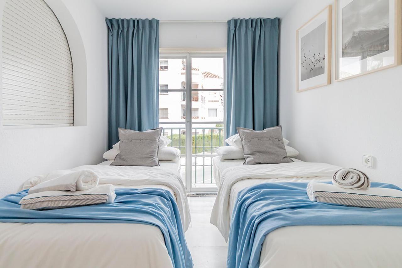 Lovely 2 Bedroom W/ Large Garden + Pools Apartment Benalmadena