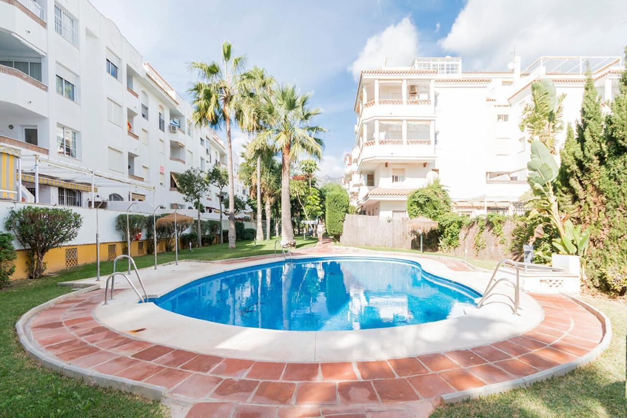 Apartment Lovely 2 Bedroom W/ Large Garden + Pools *